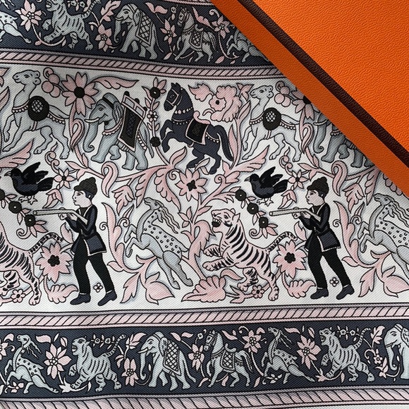 Hermes Chasse en Inde Silk scarf. Authentic. - Picture 2 of 7